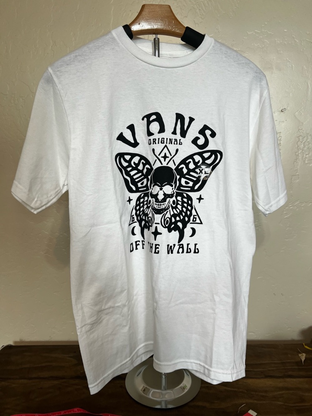 Vans Original Graphic Skull Tee (YXL or AS)